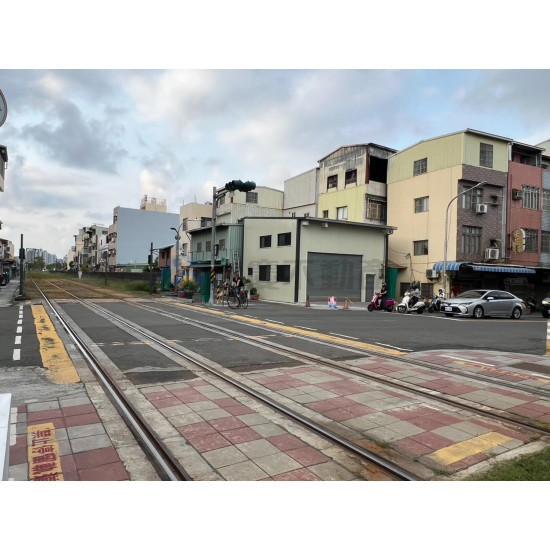 高雄鼓山機能完善方正建地