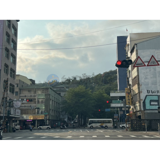 高雄鼓山鼓中芯藝盛境凹子藝城森活圈建地 高雄鼓山鼓中芯藝盛境凹子藝城森活圈建地
