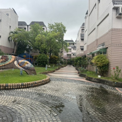 高雄楠梓近火車站高級社區雙車美透天