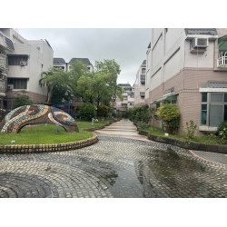 高雄楠梓近火車站高級社區雙車美透天