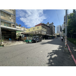 高雄三民區鼎金商圈投資收租透天