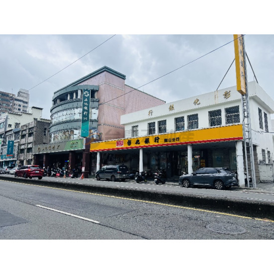 高雄岡山人潮市中心商業黃金地段文武百業首選商業用地 高雄岡山人潮市中心商業黃金地段文武百業首選商業用地