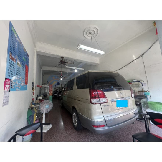 高雄左營勝利路大面寬第二種特定商業店面