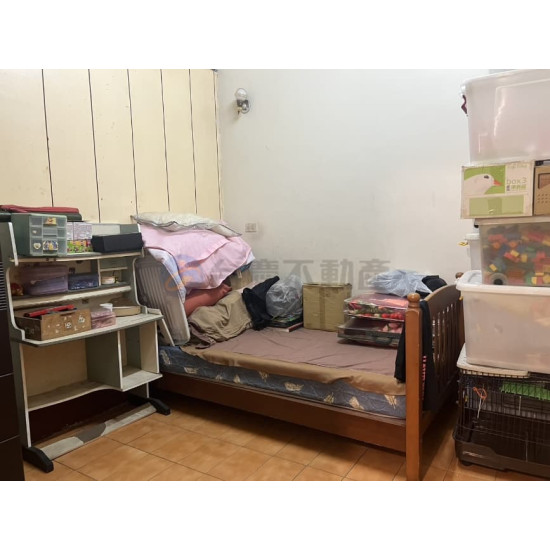 高雄左營勝利路大面寬第二種特定商業店面