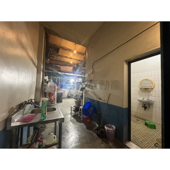高雄左營勝利路大面寬第二種特定商業店面