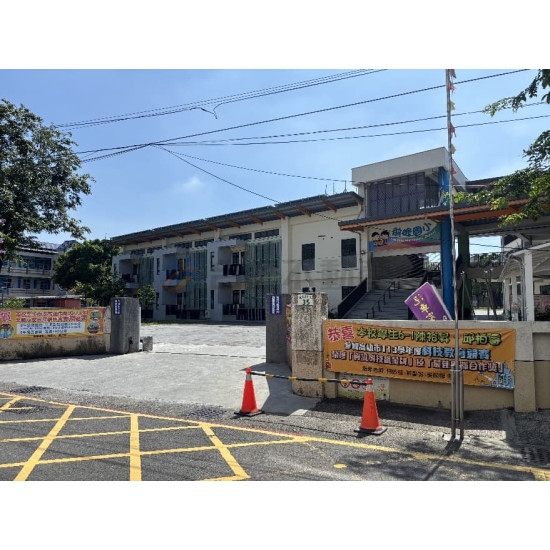 高雄岡山前鋒商圈甜甜價.五米活巷.需整理.增值透天